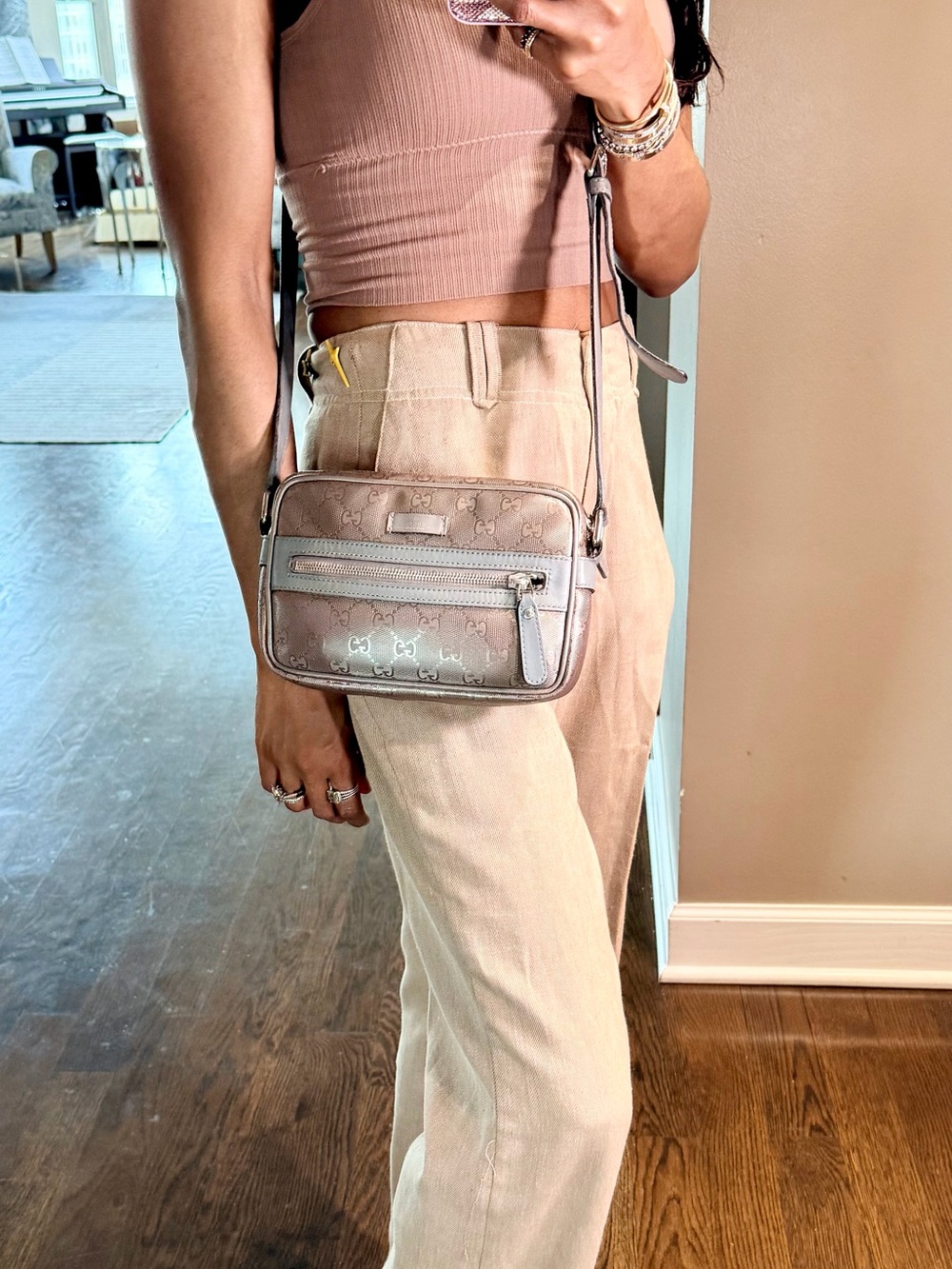 🤩 Authentic Gucci Metallic Gunmetal Silver Gray Monogram Camera Bag Crossbody